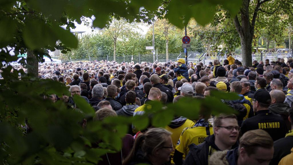 Vor dem Spiel gegen Mainz mussten viele Fans des BVB lange auf Einlass ins Stadion warten