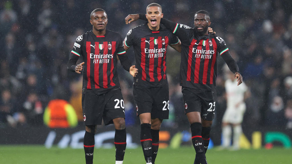 Pierre Kalulu (l.) soll das Interesse des FC Bayern geweckt habeen Pierre Kalulu (l.) soll das Interesse des FC Bayern geweckt habeen