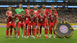 Bayerns Raphael Guerreiro (vorne, 2.v. l.) ist Thema in Italien