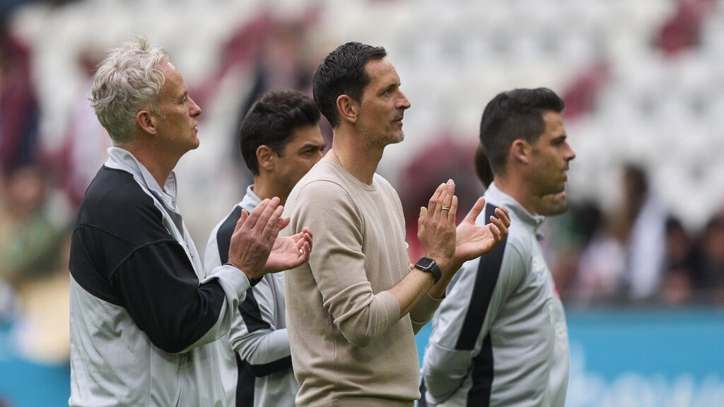 Xaver Zembrod (l.) und Co. bleiben Assistenten von Dino Toppmöller bei Eintracht Frankfurt Xaver Zembrod (l.) und Co. bleiben Assistenten von Dino Toppmöller bei Eintracht Frankfurt