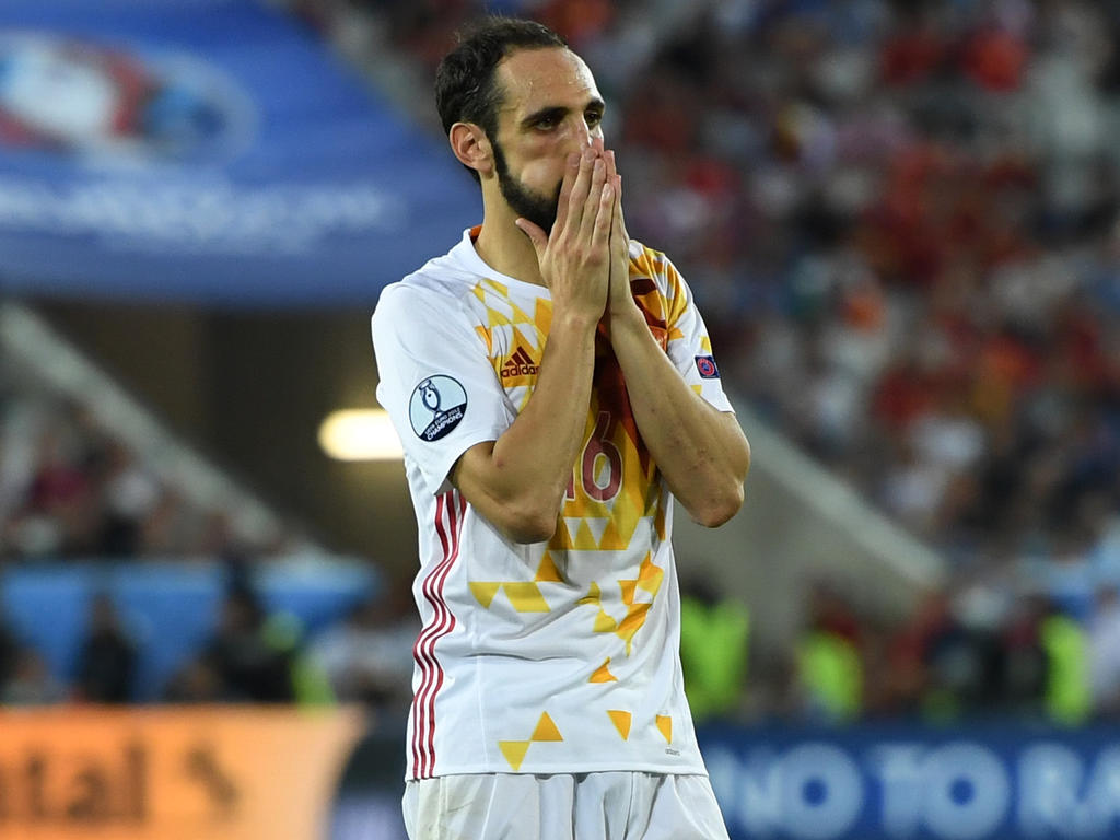 Juanfran to depart Brazilian club; heads to Spain to ponder on his future