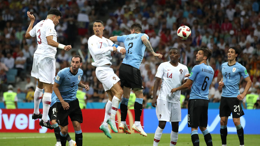 Portugals Pepe köpft zum 1:1 ein