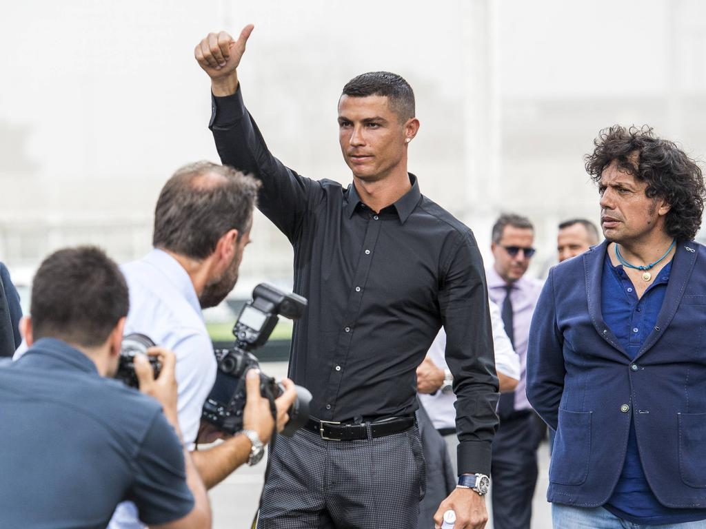 Cristiano Ronaldo wurde bei seiner Ankunft in Turin groß gefeiert. © imago/ZUMA Press/Stefano Guidi