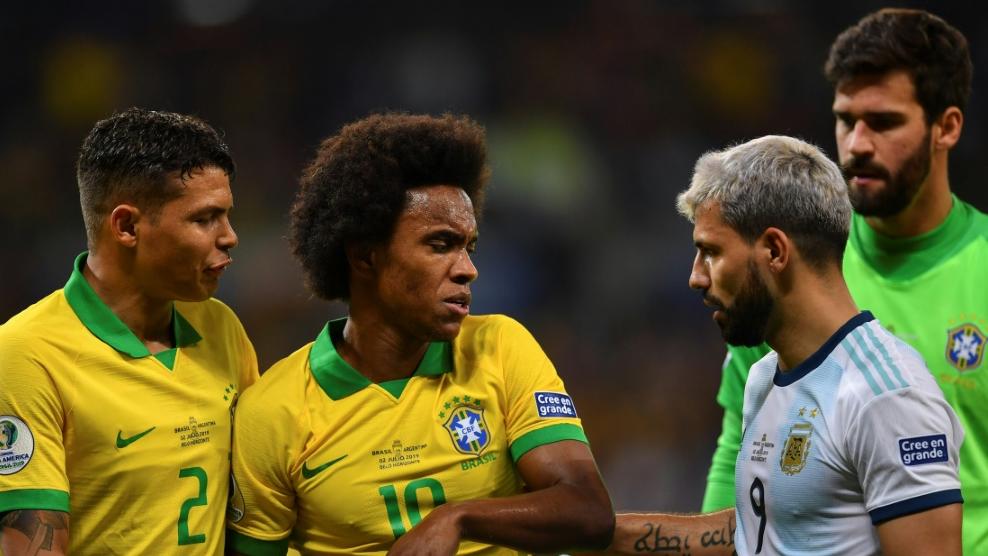 Willian (M.) fehlt Brasilien im Copa-Endspiel gegen Peru