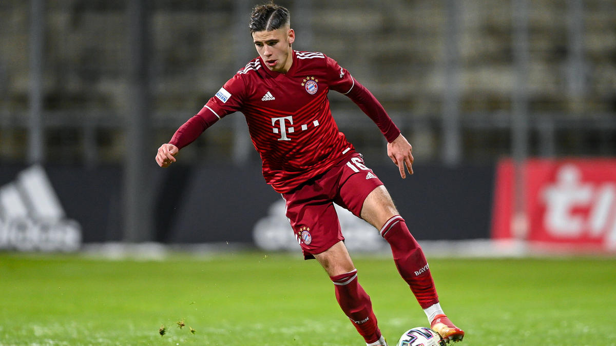 Nemanja Motika könnte den FC Bayern noch verlassen