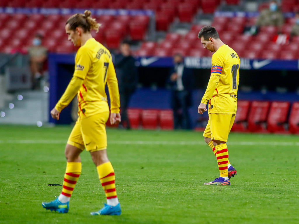 Griezmann y Messi durante la derrota en el Wanda.