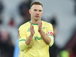 London, England, 7th January 2024. Andreas Weimann of Bristol City applauds the fans after the The F