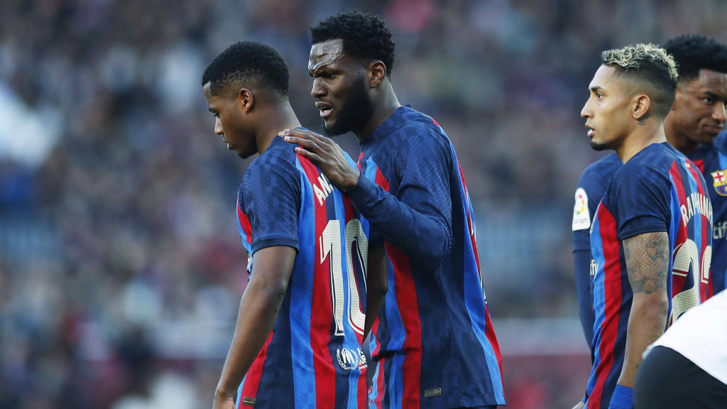 Franck Kessie ließ sich im Trikot des FC Bayern filmen Franck Kessie ließ sich im Trikot des FC Bayern filmen