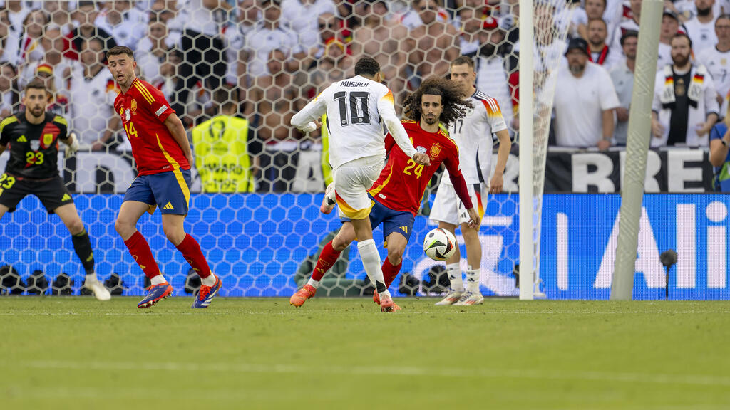 Der EM-Skandal 2024: Spaniens Cururella wehrte den Ball mit der Hand ab