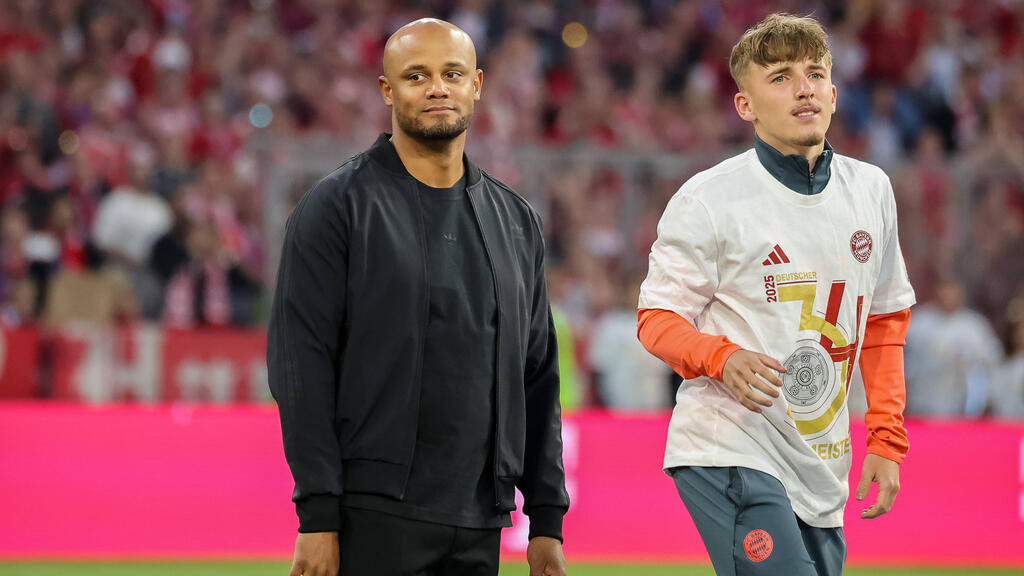 Bayern-Coach Kompany setzte bislang nur selten auf Talente wie Karl (re.)