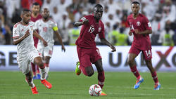 Almoez Ali (m.) spielt für Katar