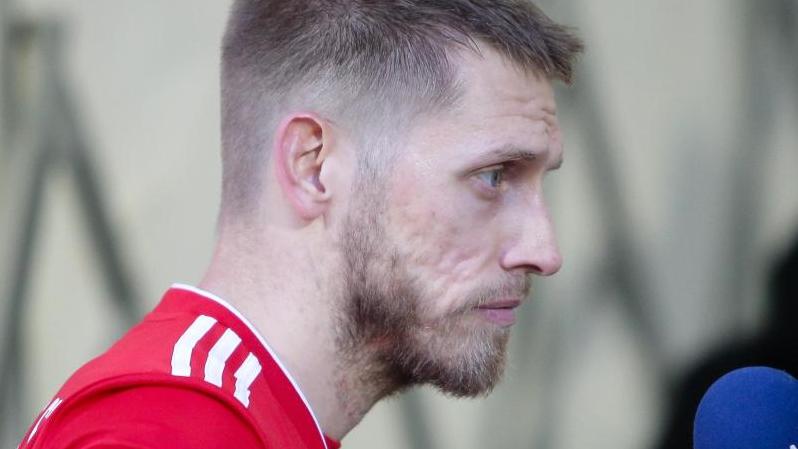 Aaron Hunt vom HSV erlitt einen Faserris Aaron Hunt vom HSV erlitt einen Faserris