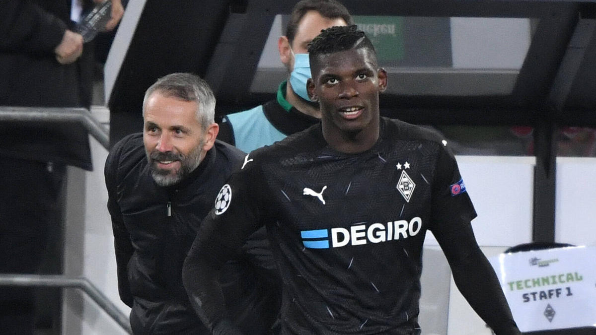 Breel Embolo (r.) stand vor der Partie der Gladbacher gegen den BVB im Fokus Breel Embolo (r.) stand vor der Partie der Gladbacher gegen den BVB im Fokus
