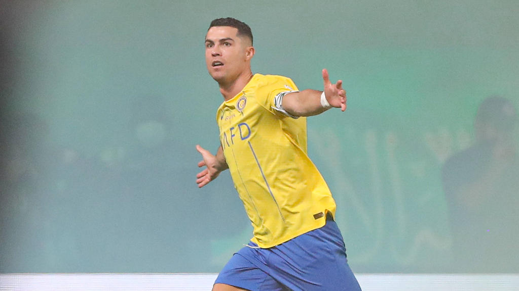 Der fünfmalige Weltfußballer Cristiano Ronaldo spielt in Saudi-Arabien groß auf Der fünfmalige Weltfußballer Cristiano Ronaldo spielt in Saudi-Arabien groß auf