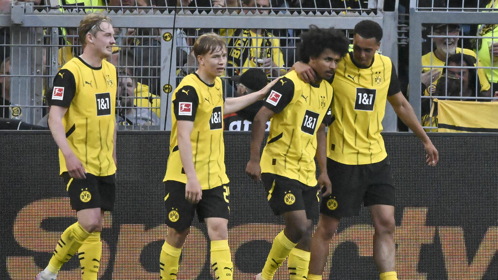 Daniel Svensson (2. v. l.) soll beim BVB bleiben Daniel Svensson (2. v. l.) soll beim BVB bleiben