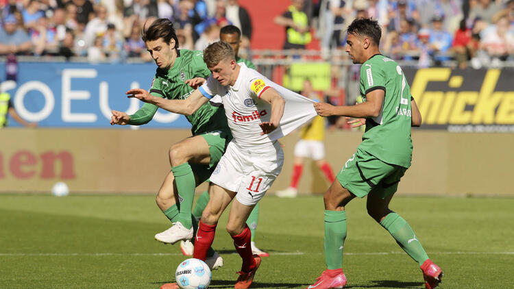 Alexander Bernhardsson gelang in der Rückrunde ein Tor und eine Vorlage gegen Gladbach