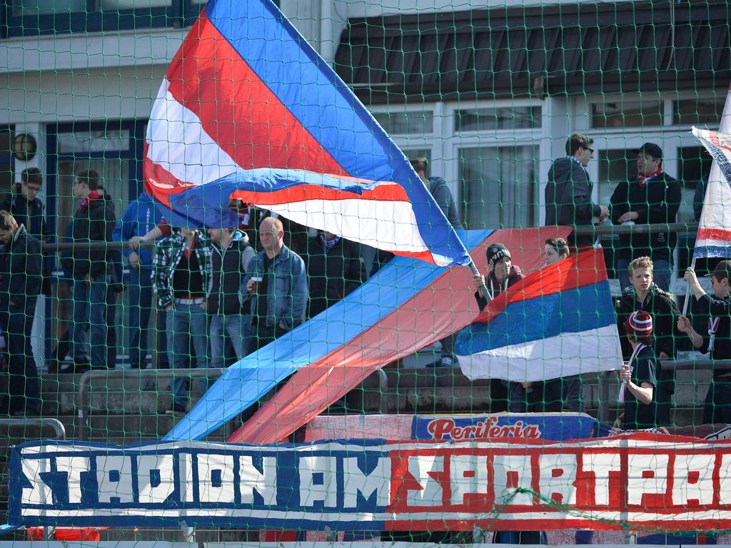 Unterhachings Fans müssen eine Niederlage verschmerzen Unterhachings Fans müssen eine Niederlage verschmerzen