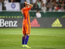 Abdelhak Nouri baalt na zijn gemiste penalty namens Oranje u19 in de strafschoppenserie tegen Duitsland. (21-07-2016)