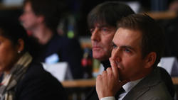 Philipp Lahm (r.) hat sich zum WM-Aus der deutschen Nationalmannschaft geäußert