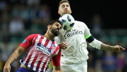 Diego Costa pugna con Ramos en la Supercopa de Europa. (Foto: Getty)