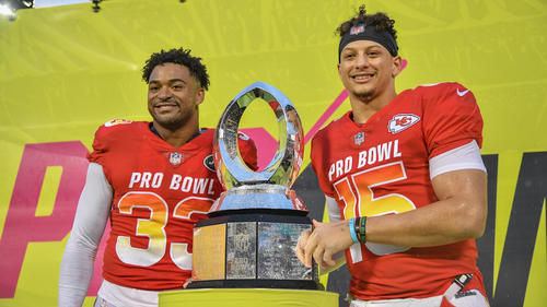 Patrick Mahomes (r.) sicherte sich mit der AFC den Sieg