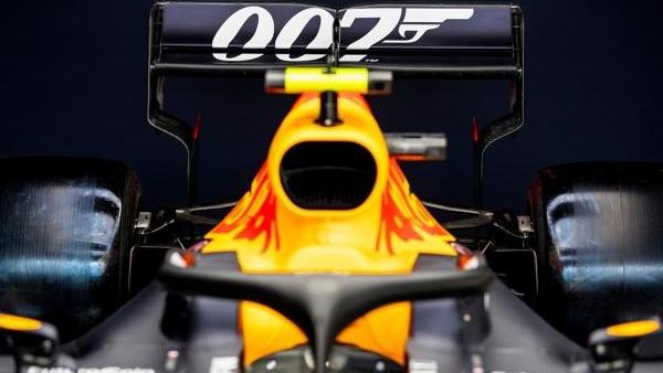 Ob Red Bull die Sonderlackierung in Silverstone Glück bringen wird? Ob Red Bull die Sonderlackierung in Silverstone Glück bringen wird?