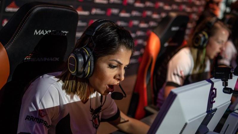 Die Spielerinnen von Besiktas haben das CS:GO-Turnier Dreamhack Showdown gewonnen Die Spielerinnen von Besiktas haben das CS:GO-Turnier Dreamhack Showdown gewonnen