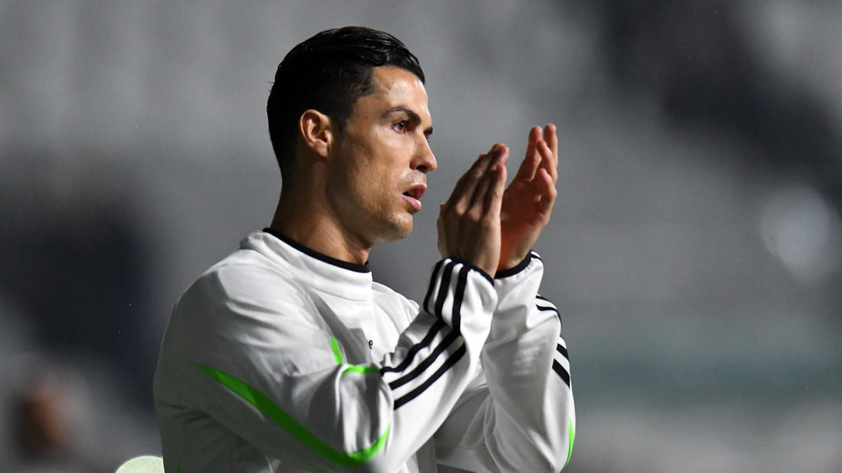 Cristiano Ronaldo steht mit Portugal in der EM-Quali unter Druck Cristiano Ronaldo steht mit Portugal in der EM-Quali unter Druck