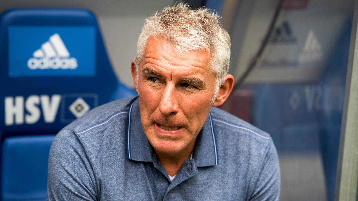Mirko Slomka schloss an der Universität St. Gallen ein Studium zum Sportmanager ab