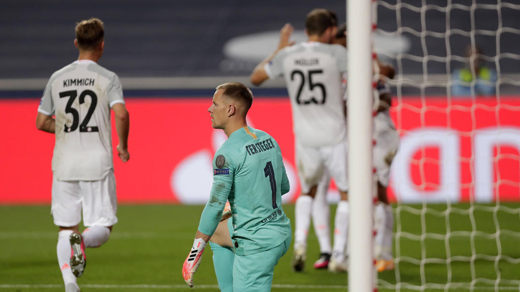 El arquero alemán no vivió su mejor partido ante el Bayern.