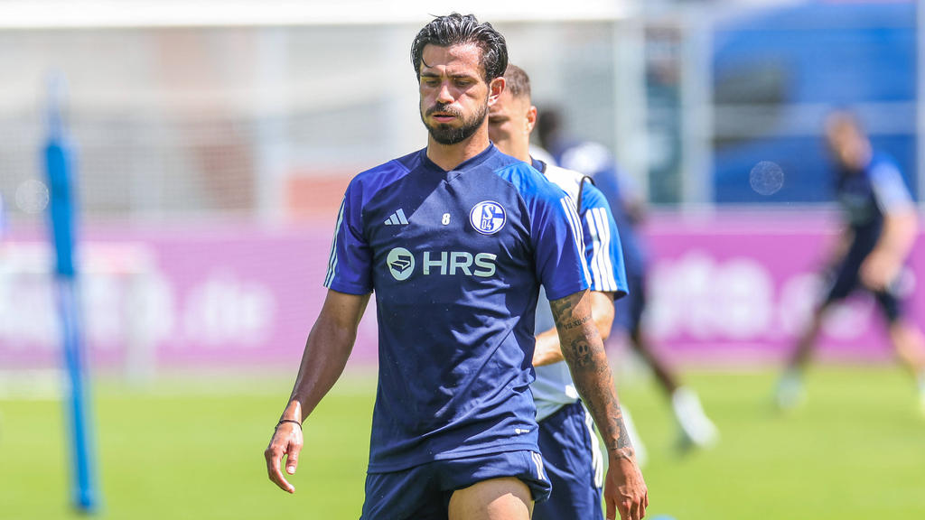 Danny Latza trug beim FC Schalke 04 zwei Jahre die Kapitänsbinde