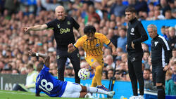 Mitoma (M.) zählt zu den Stammkräften im Team von Brighton-Teammanager Hürzeler (r.)