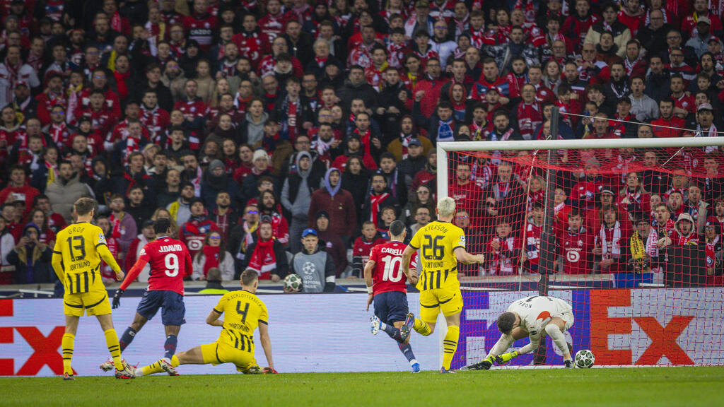 patzer-so-reagiert-bvb-keeper-kobel