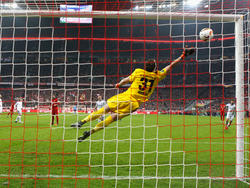 Xabi Alonso logró el gol decisivo con un este magnífico disparo desde 30 metros. (Foto: Getty)