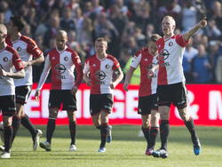 Doelpuntenmaker Lex Immers (r.) van Feyenoord viert de 1-0 tegen NAC Breda. (08-03-2015)
