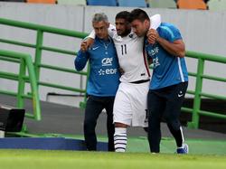 Nabil Fekir se lesionó completamente solo en el minuto 13 del partido. (Foto: Getty)