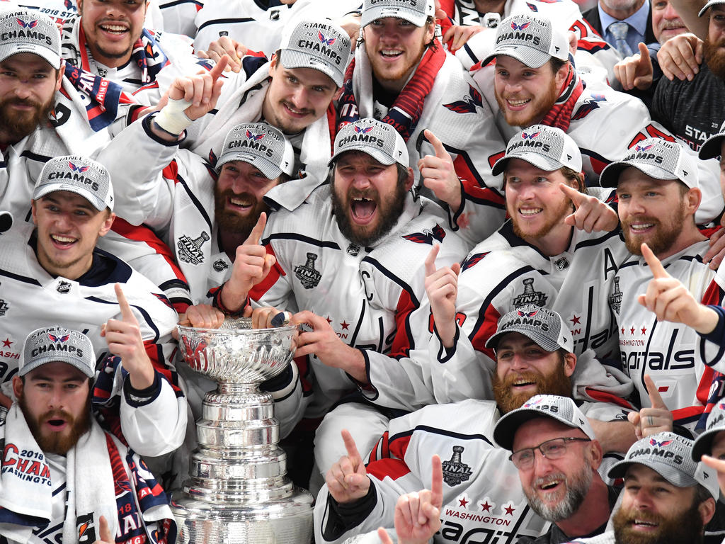 Ovechkin (M.) und die Washington Capitals erstmals Stanley-Cup-Sieger Ovechkin (M.) und die Washington Capitals erstmals Stanley-Cup-Sieger