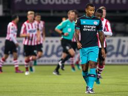 Luciano Narsingh baalt, want Sparta Rotterdam neemt na een kwartier spelen brutaal de leiding tegen PSV. Het is Bart Vriends die in het bekerduel voor de 1-0 tekent. (25-10-2016)