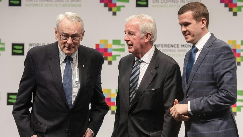 Richard Pound (l.): Gewichtheber sollten nicht starten Richard Pound (l.): Gewichtheber sollten nicht starten