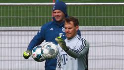 Toni Tapalovic (hinten) arbeitet seit neun Jahren als Torwarttrainer in München