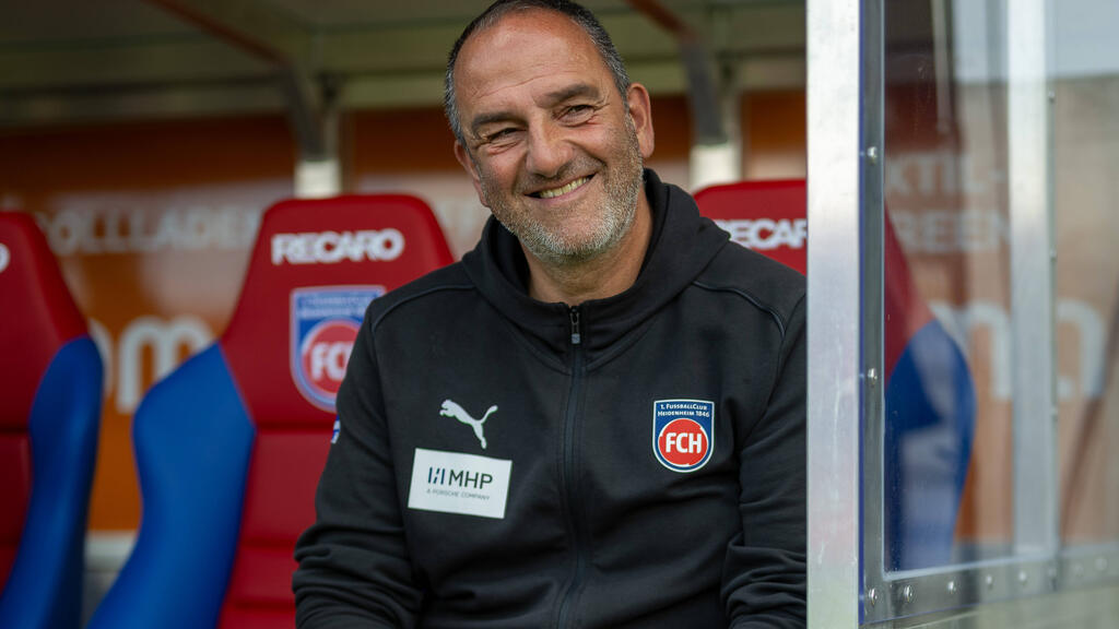 Frank Schmidt will mit Heidenheim in der Bundesliga bleiben Frank Schmidt will mit Heidenheim in der Bundesliga bleiben