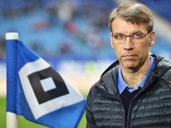 Der zuletzt glücklose Peter Knäbel muss den HSV-Kader ausdünnen
