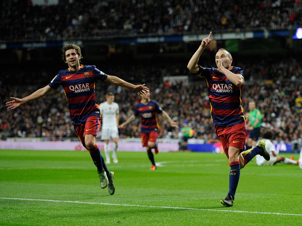 Iniesta celebra el tercer gol del Barcelona en el clásico del sábado pasado. (Foto: Getty)