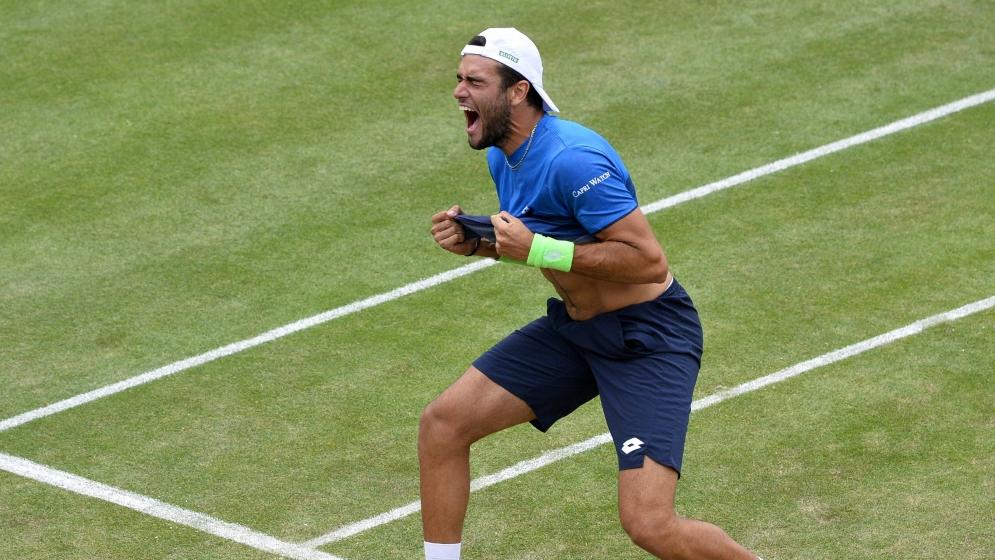Matteo Berrettini bejubelt seinen Sieg in Stuttgart Matteo Berrettini bejubelt seinen Sieg in Stuttgart
