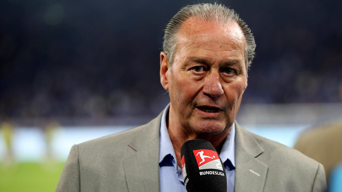 Huub Stevens trainierte in seiner Karriere sowohl auf Schalke als auch in Berlin