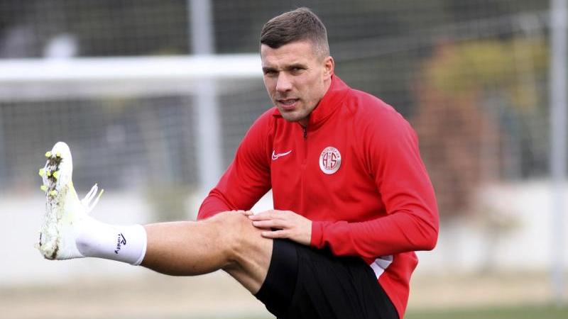 Lukas Podolski kam gegen Konyaspor nicht zum Einsatz