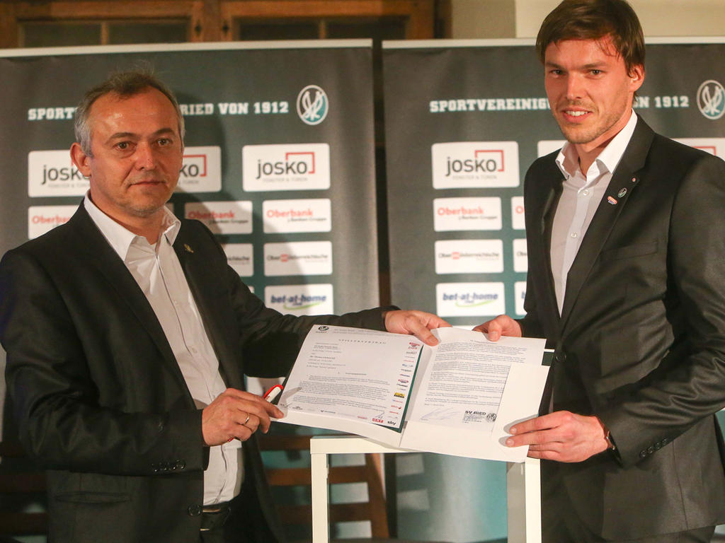 Thomas Gebauer verlängerte seinen Vertrag mit der SV Ried vorzeitig bis 2018 (4.2.2016, Copyright: SV Ried / Scharinger)