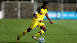 Youssoufa Moukoko stürmt für den BVB in der U17-Bundesliga West