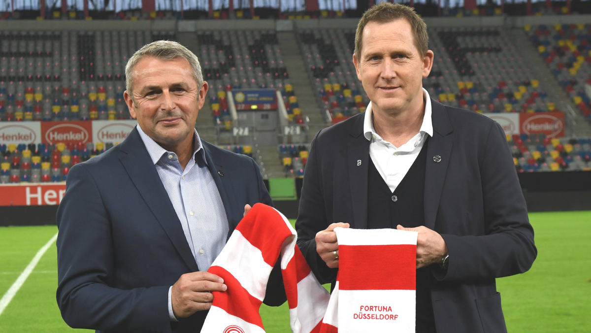 Klaus Allofs (l.) stellt sich bei Fortuna Düsseldorf vor Klaus Allofs (l.) stellt sich bei Fortuna Düsseldorf vor
