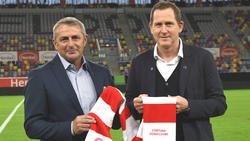 Klaus Allofs (l.) stellt sich bei Fortuna Düsseldorf vor